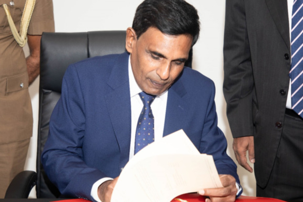 இன்டபோலின் சிவப்பு பட்டியலில் 216 இலங்கையர்...! நாடு கடத்த அரசு நடவடிக்கை | Organised Crime 216 Interpol Red Notices Issued இன்டபோலின் சிவப்பு பட்டியலில் 216 இலங்கையர்...! நாடு கடத்த அரசு நடவடிக்கை | Organised Crime 216 Interpol Red Notices Issued