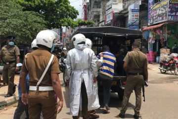 தமிழர் பகுதியொன்றில் 04 இளைஞர்களின் செயலால் அதிர்ச்சி ; பொலிஸாரின் அதிரடியால் அம்பலமான தகவல்