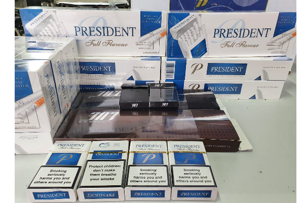 බිලියන 9 ක් වටිනා විදේශීය දුම්වැටි තොගයක් රේගු දැලේ ... | Srilanka Castam