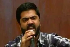 நடிகர் தனுஷை தாக்கும் வகையில், ஈஸ்வரன் படத்தில் டயலாக் பேசியுள்ள சிம்பு..! என்ன டயலாக் என்று பாருங்கள்..!