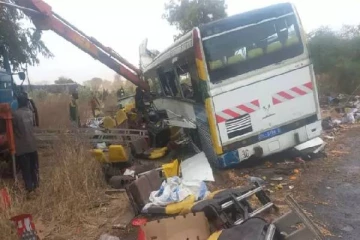 பேருந்துகள் நேருக்கு நேர் மோதி விபத்து - 40 பேர் கோர பலி