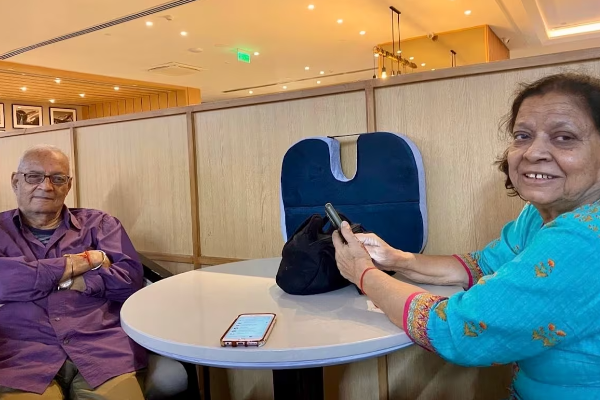 விமானத்தில் உடல் நலம் பாதிக்கப்பட்ட இந்தியர் மரணம்: ஏர் கனடா நிறுவனம் மீது மகள் குற்றச்சாட்டு | Air Canada Medical Crisis