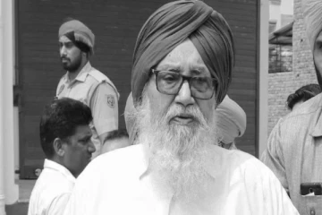 அதிர்ச்சி செய்தி..! பஞ்சாப் முன்னாள் முதலமைச்சர் பிரகாஷ் சிங் பாதல் காலமானார்