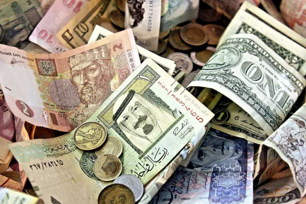 வெளிநாட்டு பயணியிடம் ஹோட்டல் பணியாளரின் மோசமான செயல் | Hotel Employee Bad Behavior Foreign Traveler