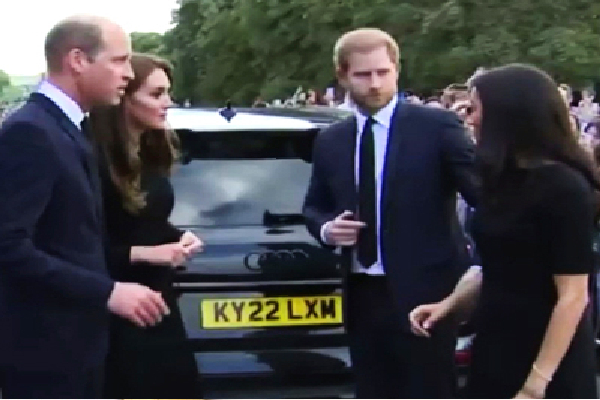 இளவரசி மேகனை முறைத்து பார்த்த இளவரசி கேட்! | Princess Kate Stared At Princess Meghan