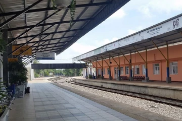 யாழ் புகையிரத நிலையத்திற்கு அருகில் தூக்கில் தொங்கிய நிலையில் ஆணின் சடலம் மீட்பு