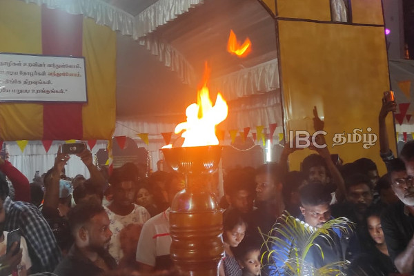உலகப்பரப்பை உணர்வுடன் கடந்த தேசிய மாவீரர் நினைவெழுச்சி - திரண்ட பல்லாயிரம் மக்கள்- நேரடி ரிப்போர்ட் | Maaveerar Naal 2022 Live Updates
