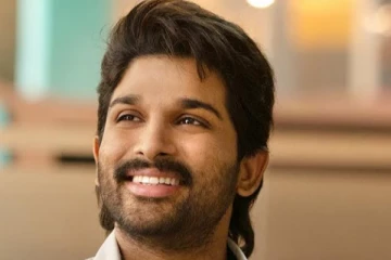 ரிலீசுக்கு முன்பே படக்குழுவுக்கு தங்க மோதிரம் பரிசளித்த அல்லு அர்ஜுன்