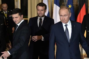 இரண்டு தலைவர்கள்... இரண்டு உலகம்! போருக்கு மத்தியில் தெறிக்கவிடும் உக்ரைனின் மீம்ஸ்