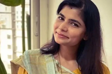 மாதவிடாய் நேரத்துல மெத்தைல படுக்க கூடாதா? ஆவேசமான சின்மயி