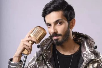 அனிருத்தை திருமணம் செய்துகொள்வேன்.. இளம் பின்னணி பாடகியின் முடிவு