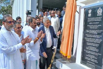 நாயணத்தின் ஒரு பக்கம் இலங்கை என்றால் மறுபக்கம் இந்தியா!