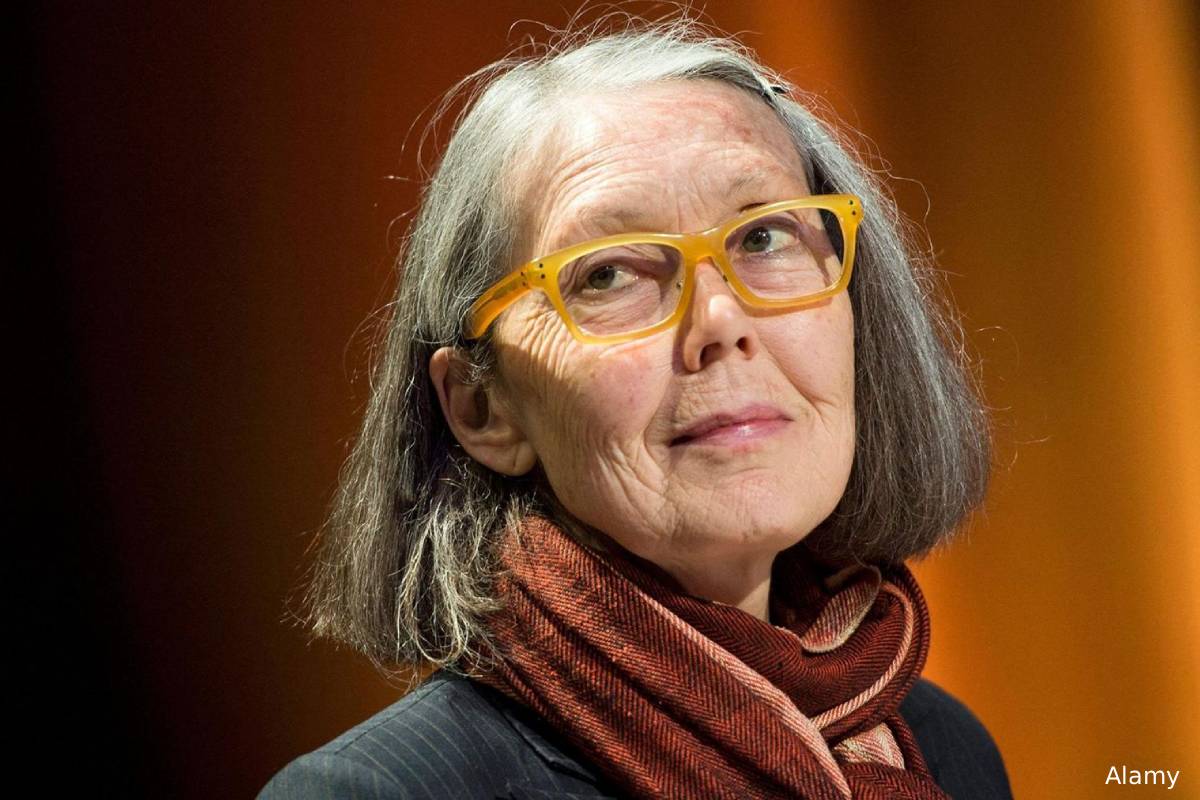 இலக்கியத்திற்கான நோபல் பரிசு வென்ற கனேடிய பெண் எழுத்தாளர் | Canada Author Anne Carson Won Nobel In Literature இலக்கியத்திற்கான நோபல் பரிசு வென்ற கனேடிய பெண் எழுத்தாளர் | Canada Author Anne Carson Won Nobel In Literature