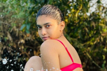 சார்பட்டா பரம்பரை துஷாராவா இப்படி! நீச்சல் குளத்தில் எடுத்த போட்டோ வைரல்