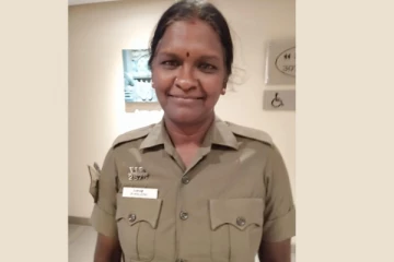 தேர்தல் பணியில் இருந்த பெண் காவலர் லாரி மோதி பலி - வேலூரில் சோகம்