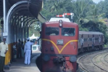 ரயில்வே ஊழியர்கள் மீண்டும் சேவையில் அமர்வு ; ரயில்வே திணைக்களம் தீர்மானம்