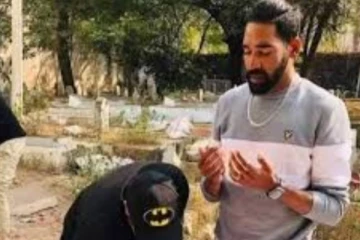 மகனை பார்த்ததும் கட்டியணைத்து கதறிய சிராஜின் தாய்- உணர்ச்சிகர சம்பவம்