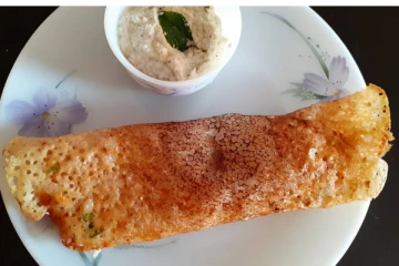 சுடச் சுட பாலக்கீரை ரவா தோசை