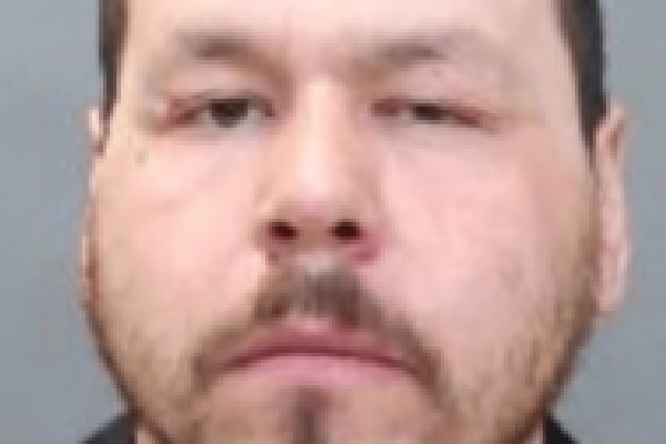 றொரன்டோவில் ஓடும் பஸ்ஸில் 12 சிறுமியை தாக்கிய நபர் | Man Arrested After 12 Year Old Girl Attacked