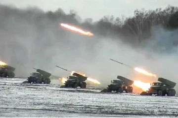 ஒரே இரவில் உக்ரைன் மீது 36 ராக்கெட்டுகளை ஏவிய ரஷ்யா!