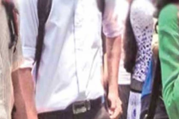 විශ්වවිද්‍යාලයක් හදිසියේම කළහකාරි වෙයි..31කට පංති තහනම්