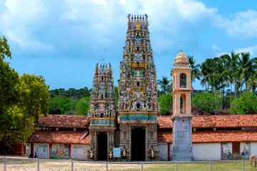 ஈழத்துச் சிதம்பரம் எனப்படும் காரைநகர் சிவன் கோவில்