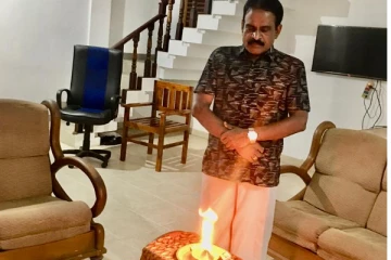 தனது வீட்டில் மாவீரர் நினைவேந்தலை அனுஷ்டித்த ஸ்ரீநேசன் (Photos)