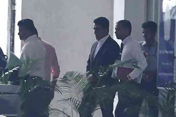 ஜோன்ஸ்டன் பெர்னாண்டோ மற்றும் மகனுக்கு விளக்கமறியல் | Johnston Fernando And His Son Have Been Remanded ஜோன்ஸ்டன் பெர்னாண்டோ மற்றும் மகனுக்கு விளக்கமறியல் | Johnston Fernando And His Son Have Been Remanded