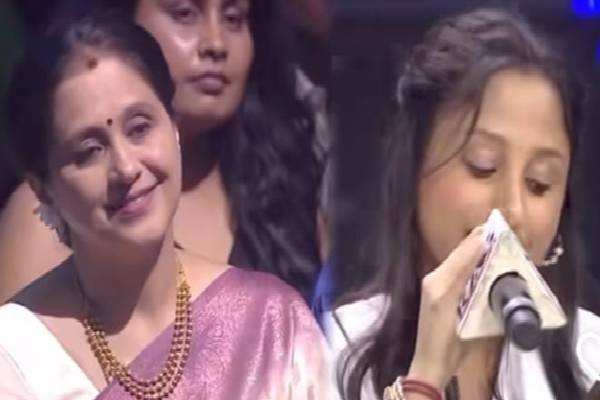 எளிமையாக பிறந்தநாளை கொண்டாடிய சரிகமப இனியா... யாருடன்னு தெரியுமா? | Saregamapa Flame Iniya Birthday Photos Viral