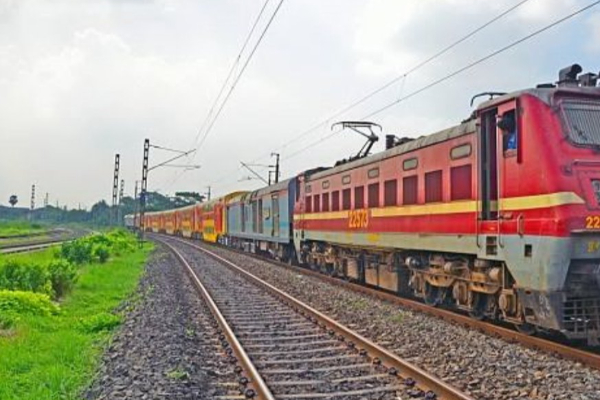 நாடு முழுவதும் ரயில் சேவைகள் பாதிப்பு | Train Services Disrupted Across The Country