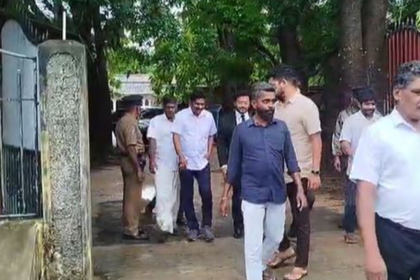 மட்டக்களப்பு தொல்பொருள் பெயர் பலகையை மீண்டும் ஸ்தாபிக்க உத்தரவு | Batticaloa Archaeological Site Name Board