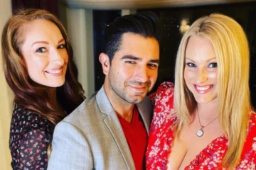 ஒரு ஆணும் இரண்டு பெண்களும்., வித்தியாசமான காதலால் அதிர்ஷ்டம்! லொட்டரியில் 48 கோடி பரிசு