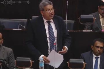 වෘත්තිකයින් රැසක් විශ්‍රාම වයස ඉහළ දාන්න ඉල්ලුම් කරලයි තියෙන්නේ - හැබැයි රජයක් විදිහට අපේ තීරණේ මේකයි - විශ්‍රාම වයස ගැන පාර්ලිමේන්තුවේදී පැහැදිලි කිරීමක්