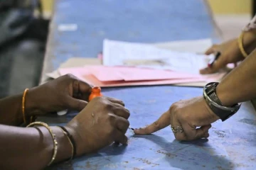 தேர்தல் வரை வாட்சப்பில் கூட இதை செய்ய கூடாது - தேர்தல் ஆணையம் கட்டுப்பாடு