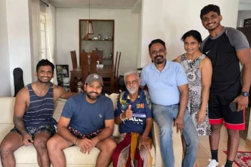 இலங்கை கிரிக்கெட் ஆதரவாளரை சந்தித்த ரோஹித் சர்மா