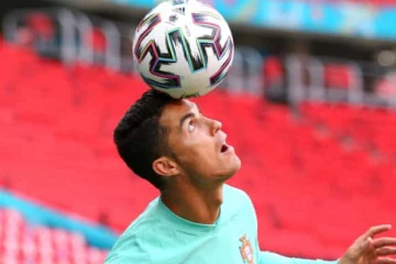 ‘‘எல்லாரும் ரொனால்டோவை போல இருங்கள் ‘’ - அட்வைஸ் கொடுக்கும் உலகசுகாதார அமைப்பு!