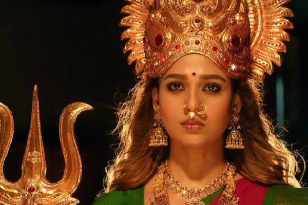 நயன்தாரா இல்லை.. மூக்குத்தி அம்மன் படத்தில் முதலில் நடிக்க இருந்தது இவர்தான் | Anushka Initial Choice Of Rj Balaji Mookuthi Amman