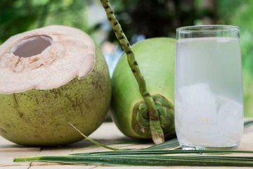 இளநீர் குடிப்பதால் என்னென்ன நன்மைகள் கிடைக்கும் தெரியுமா?