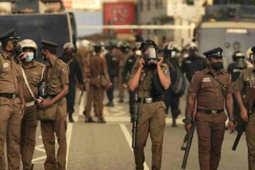 හදිසි නීති රෙගුලාසි සමඟ පොලිසියට ලැබෙන බලතල.