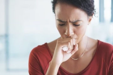 உங்களுக்கு நீண்ட நாளாக வறட்டு இருமல் இருக்கா? இதனை போக்க இதோ சில ஆயுர்வேத வைத்தியம்