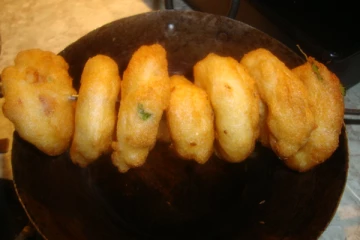 மொசு மொசு உளுந்து வடையின் சீக்ரட்... உடனே நீங்களும் செய்து ருசியுங்கள்!