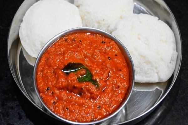 தள்ளுவண்டி கடை பாணியில் அசத்தல் தக்காளி சட்னி வேண்டுமா? இந்த ஒரு பொருளை சேத்துகோங்க | Thalluvandi Kadai Tomato Chutney Recipe In Tamil