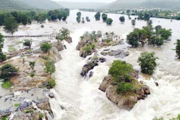 ஒக்கேனக்கலில் வெள்ளப்பெருக்கு ; கரையோர மக்களுக்கு வெள்ள அபாய எச்சரிக்கை