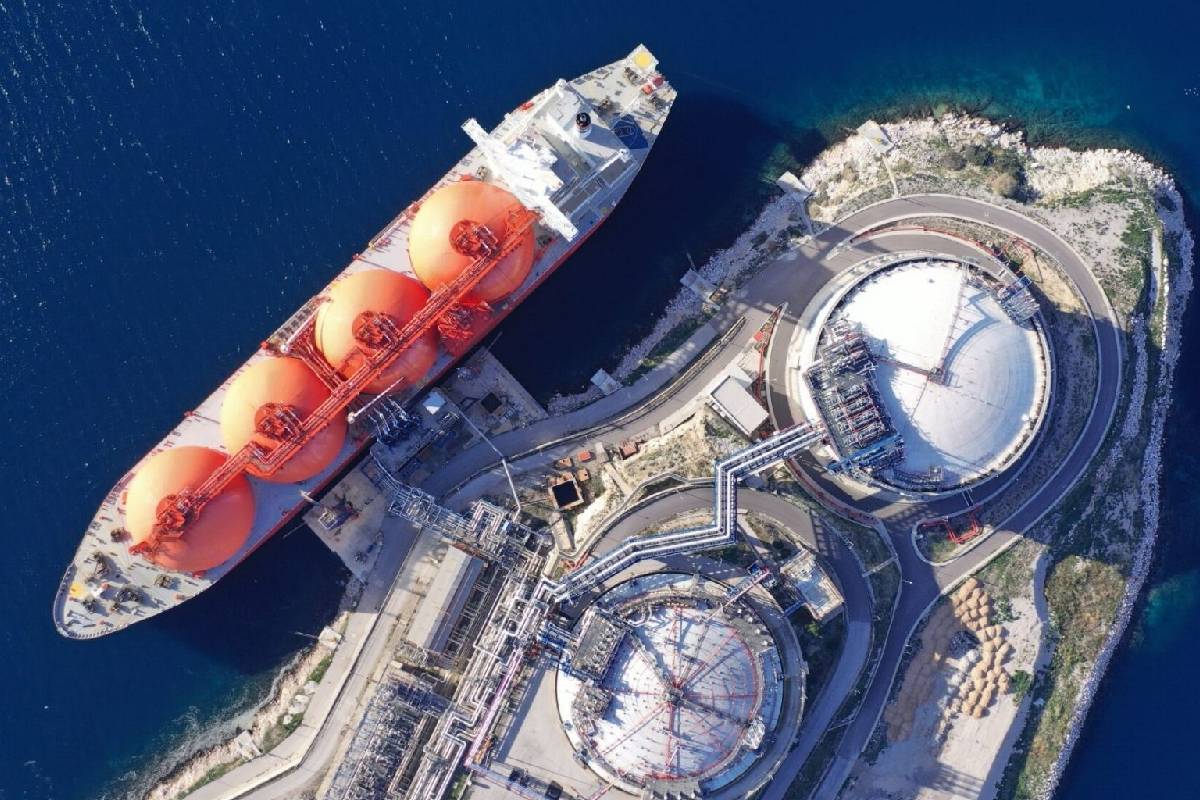 போர் நெருக்கடி... அதிக விலைக்கு LNG-ஐ கொள்முதல் செய்யும் இந்தியா | India Buys Most Expensive Lng