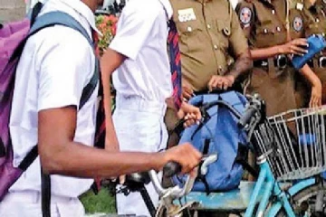 இளம் பெண்களின் நிர்வாண புகைப்படங்களை வெளியிட்ட உயர்தர மாணவன் கைது