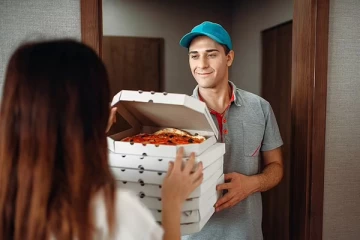 பீட்ஸா சிப்ஸ் போன்ற உணவுகளை விரும்பி சாப்பிடும் பிரித்தானியர்களுக்கு ஒரு மோசமான செய்தி