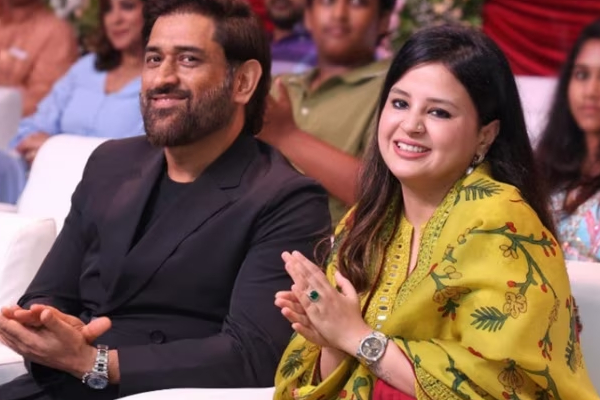 தமிழ் மக்களுக்கும் தோனிக்கும் மொழி தடை இல்லை! | There Is No Language Dhoni For Tamil People Too