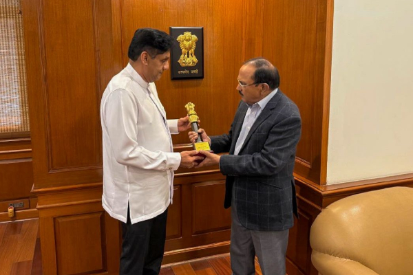 இந்தியாவின் தேசிய பாதுகாப்பு ஆலோசகரை புதுடில்லியில் சந்தித்துப் பேசிய சஜித் | Sajith Premadasa Meets Ajith Doval In Delhi இந்தியாவின் தேசிய பாதுகாப்பு ஆலோசகரை புதுடில்லியில் சந்தித்துப் பேசிய சஜித் | Sajith Premadasa Meets Ajith Doval In Delhi