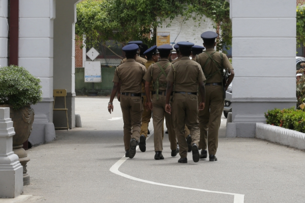 மோட்டார் சைக்கிளில் சென்ற தம்பதிகளுக்கு நேர்ந்த சோகம்; ஒருவர் பலி | Accident Couple On A Motorcycle One Is A Victim