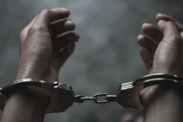 දවල් කෑම පරක්කු වුණාට උරණ වූ පියා දියණියට කළ අහස පොළොව නුහුලන අපරාධය..